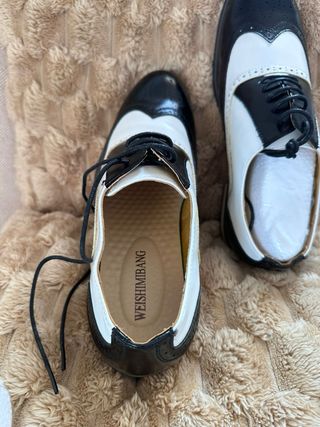 Zapatos estilo golf bicolor blanco y negro