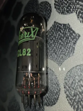 Válvula ECL82 radio antigua de valvulas