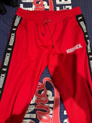 Conjunto deportivo Hoodrich rojo