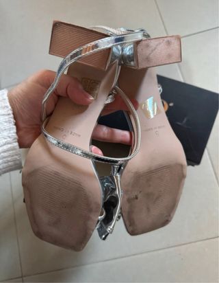 Sandalias RAID London plateadas lazo tacón