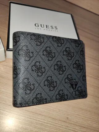 Cartera Guess Negra y Gris