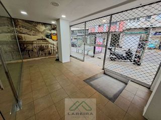 Local comercial en alquiler en O Berbés - Peniche en Vigo