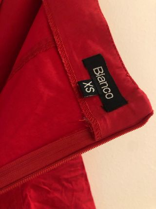 Vestido rojo sin tirantes