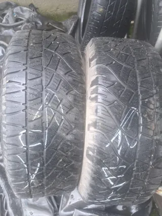 Neumáticos 4x4 235 60 16