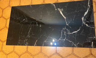 Azulejos negros con veta blanca