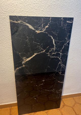 Azulejos negros con veta blanca