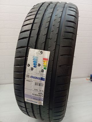Neumático Michelin Pilot Sport 4 225/55 R19 103Y