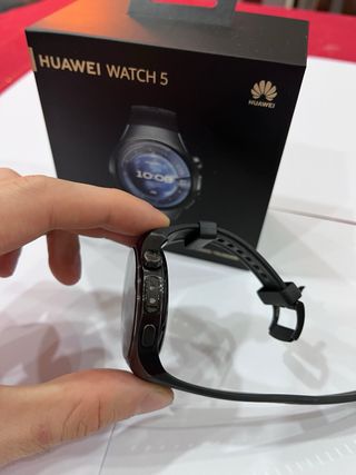 Huawei Watch 5 y Garmin Forerunner 255