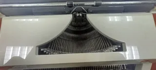 Máquina de escribir Olympia Regina de Luxe