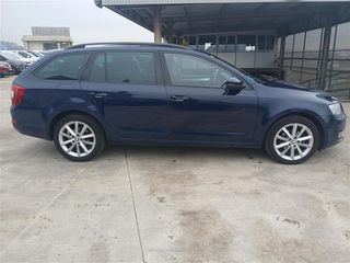 SKODA OCTAVIA Combi 1.6 TDI CR DSG Style
