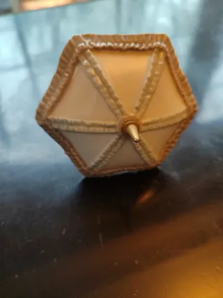 Figura NAO by Lladro "coqueta"