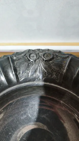 Centrotavola in metallo argentato decorato