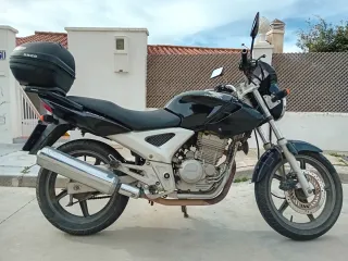 Honda CBF 250 Negra