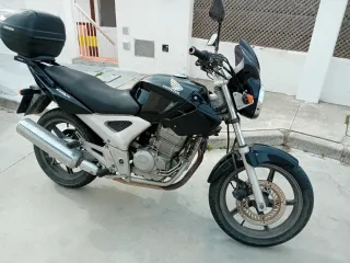 Honda CBF 250 Negra