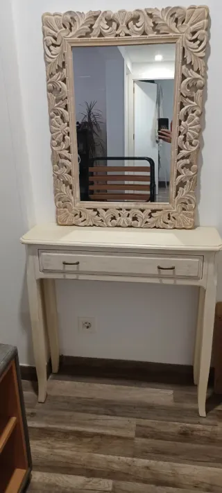 Mueble de entrada con espejo