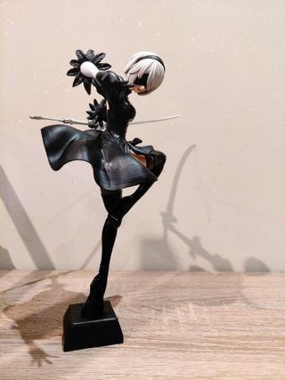 Figura Nier Automata 2B 24cm