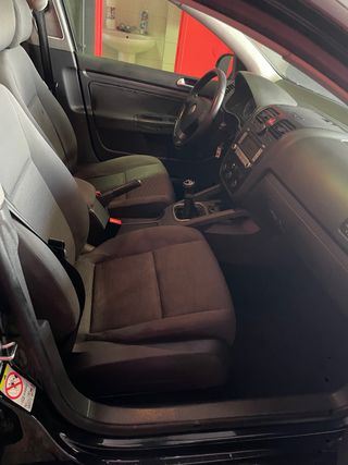 Volkswagen Golf 2008 garantía de 12 meses