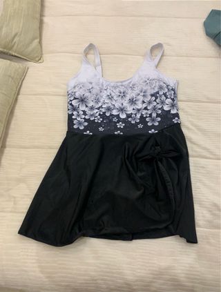 Bañador estampado floral negro