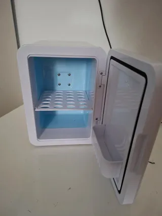 Nevera Snacks/Maquillaje AMBIANO