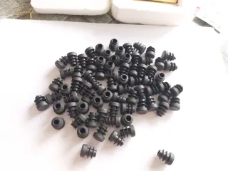 Tapones Plástico Negro Resistente 11mm para tubos