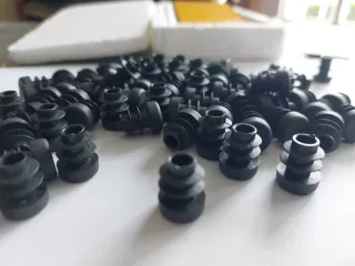 Tapones Plástico Negro Resistente 11mm para tubos