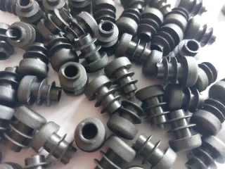 Tapones Plástico Negro Resistente 11mm para tubos