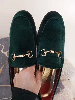Mocassini velluto verde con fibbia