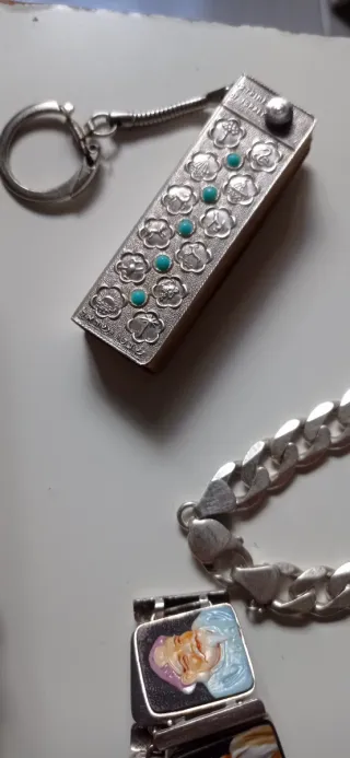 Pulsera de plata con dijes