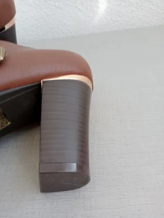 Botines tacón marrón con hebilla