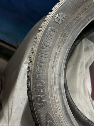 Neumático de contacto 205/55/16