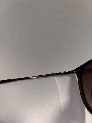 Gafas de sol Ray-Ban negras polarizadas