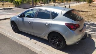Opel Astra 2011...