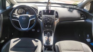 Opel Astra 2011...