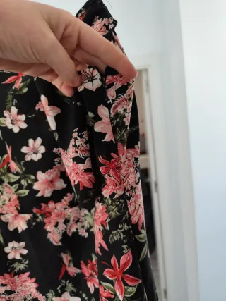 Vestido negro estampado floral