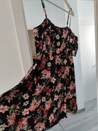 Vestido negro estampado floral
