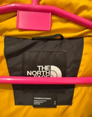 Chaqueta The North Face Negra y Amarilla