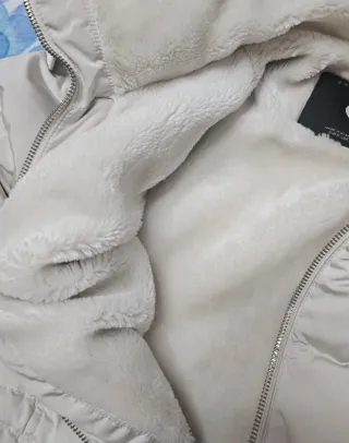 Cazadora Zara Mujer Beige con Capucha