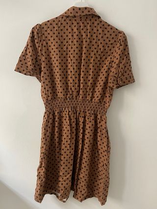 Vestido marrón con lunares Bershka
