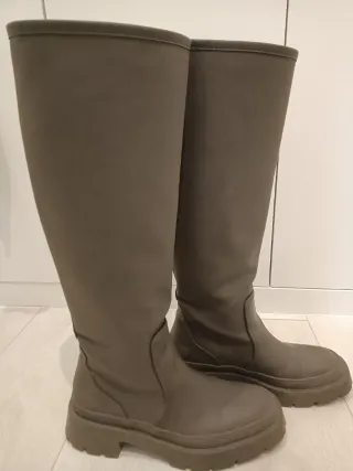 Botas de agua Zara verde oliva
