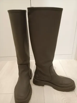 Botas de agua Zara verde oliva
