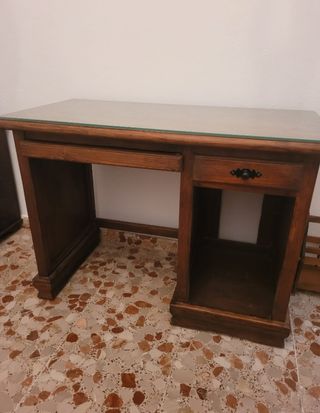 Escritorio de madera