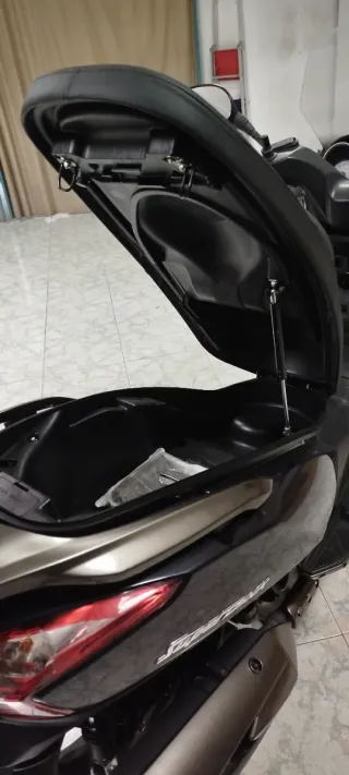 Kymco Super Dink 300I Maxi Scooter