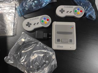 Super Nintendo Classic Mini (Totalmente IMPOLUTA)