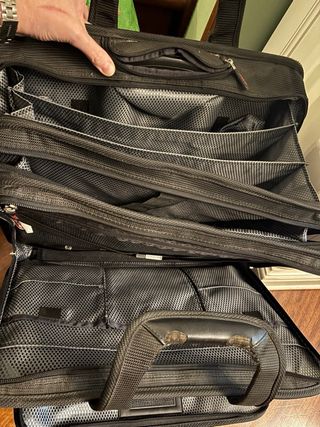 Borsone porta pc e documenti a scomparti rotelle