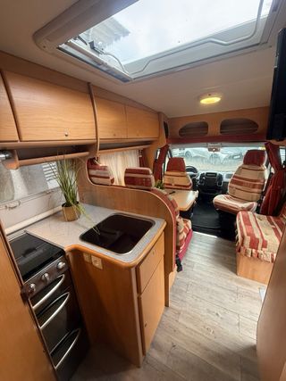 Autocaravana garaje XXL/portamotos/5 plazas