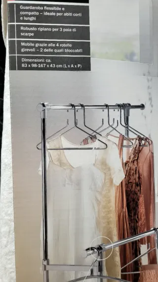 Perchero Ordex Metálico con Ruedas