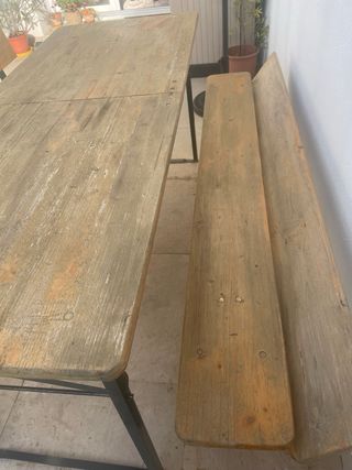 Mesa y bancos