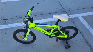 Bicicleta infantil verde ATRACTOR