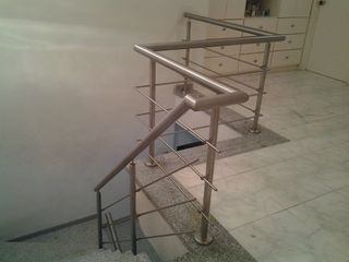 Metalúrgica, barandillas inox, cortes en laser.