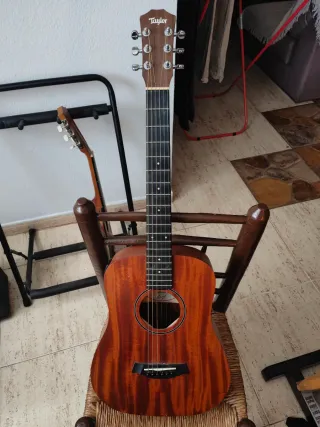 Guitarra Taylor BT2e Caoba